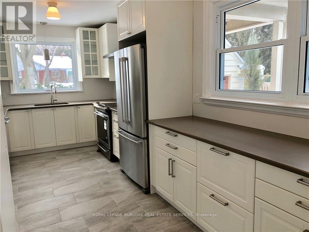 252 Pomona Avenue, Burlington, Ontario  L7N 1T1 - Photo 14 - W12908566