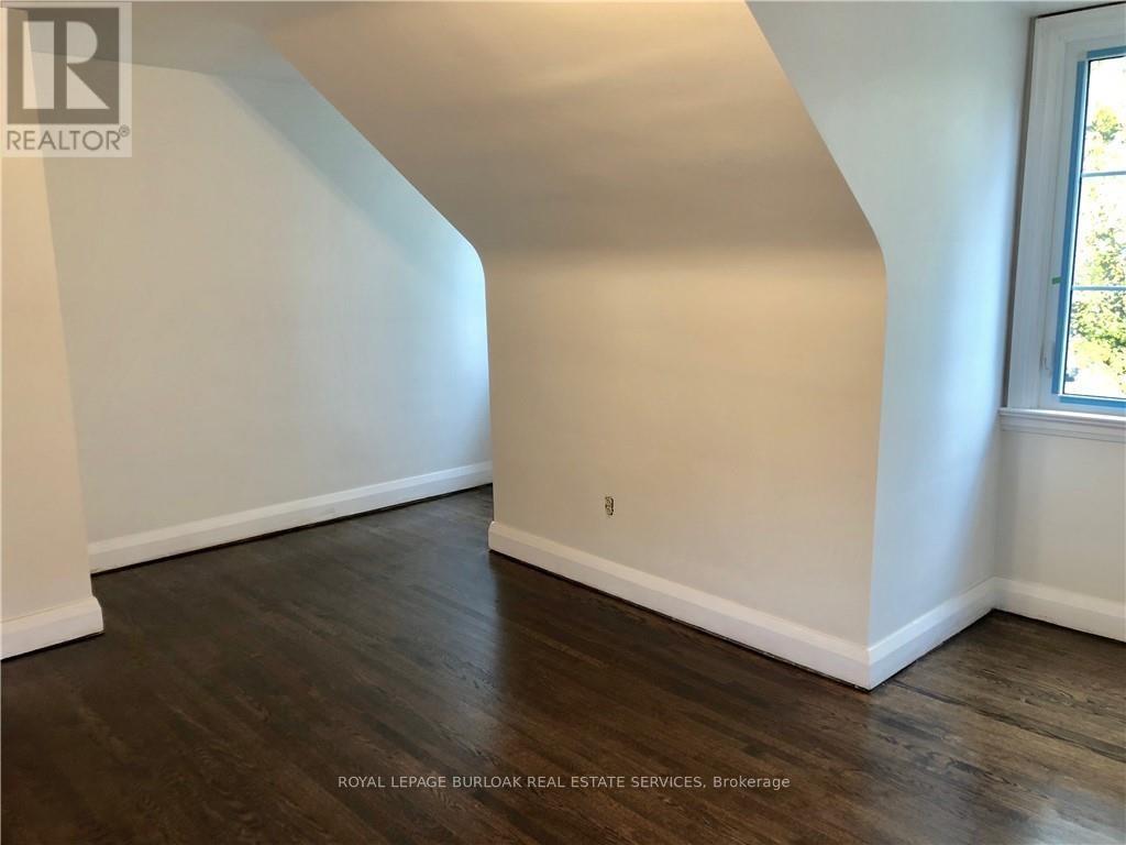 252 Pomona Avenue, Burlington, Ontario  L7N 1T1 - Photo 8 - W12908566