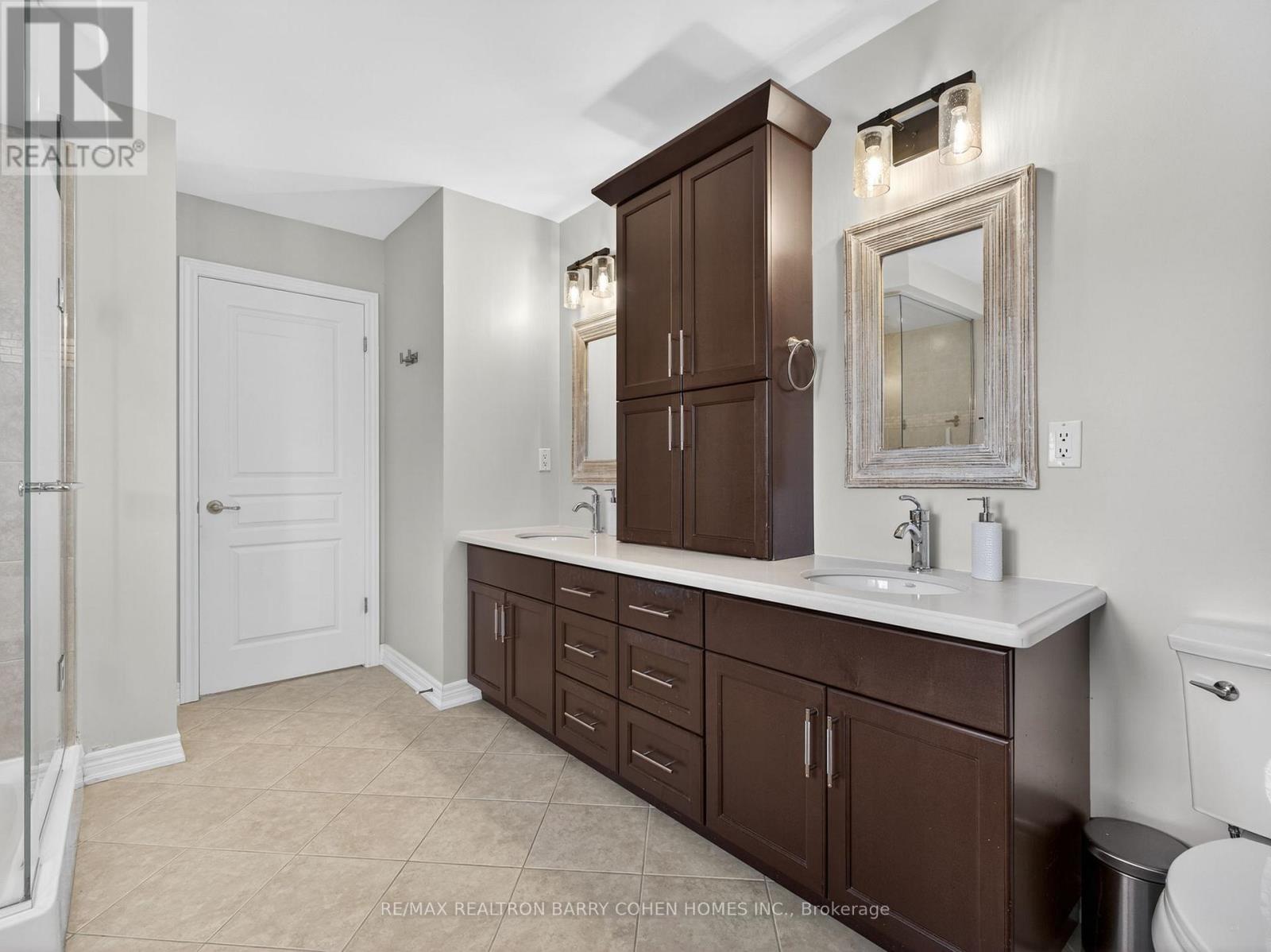 3225 Saltaire Crescent, Oakville, Ontario  L6M 0K8 - Photo 19 - W12908616