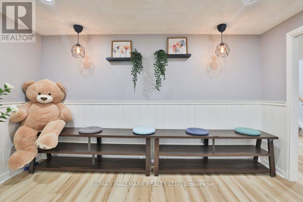 2334 Prospect Street, Burlington, Ontario  L7R 2A6 - Photo 25 - W12908634