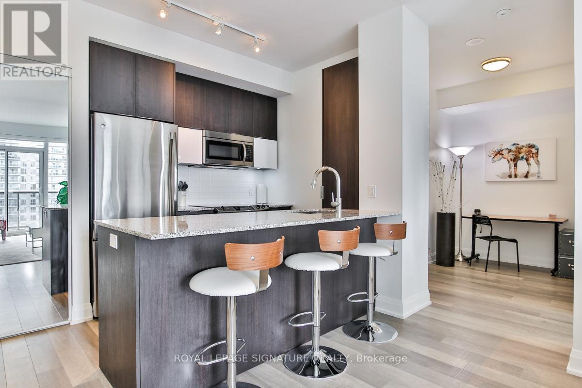 2104 - 56 Annie Craig Drive, Toronto, Ontario  M8V 0C8 - Photo 5 - W12908642