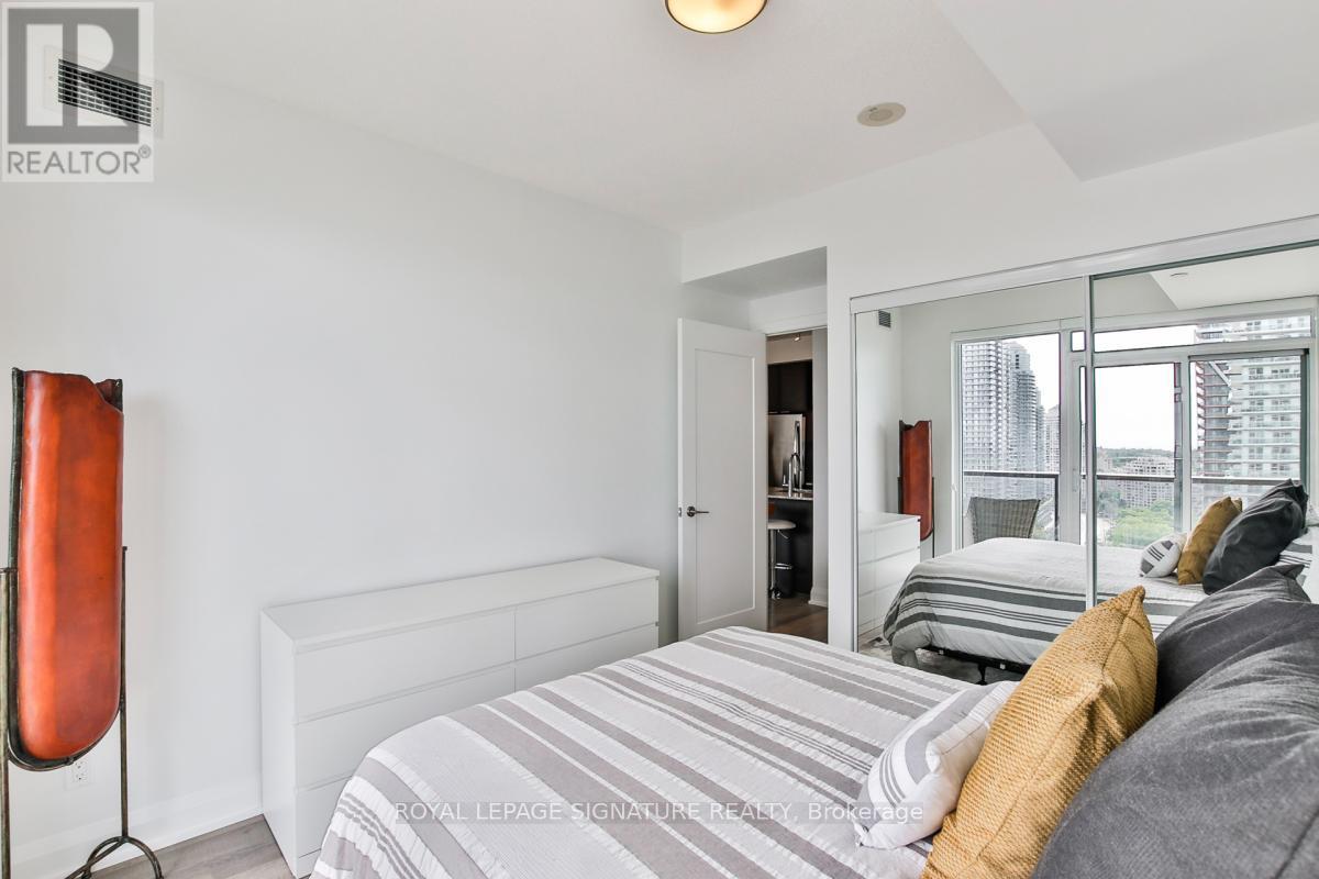 2104 - 56 Annie Craig Drive, Toronto, Ontario  M8V 0C8 - Photo 9 - W12908642