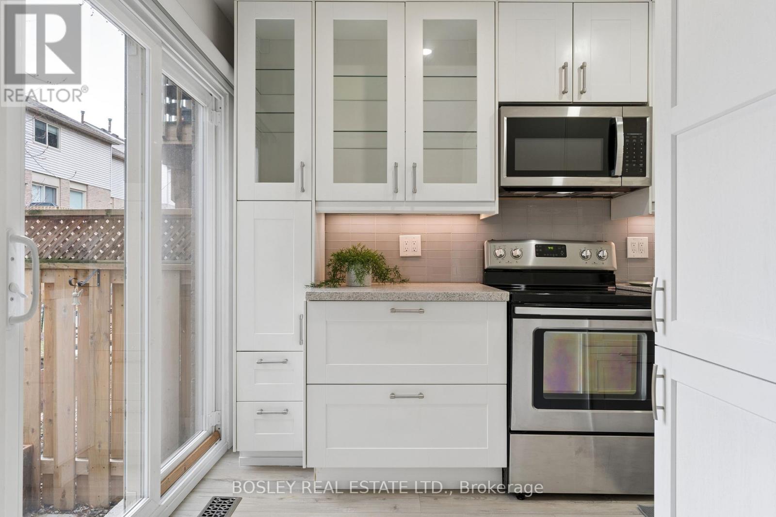 76 - 2272 Mowat Avenue, Oakville, Ontario  L6H 5L8 - Photo 18 - W12908710