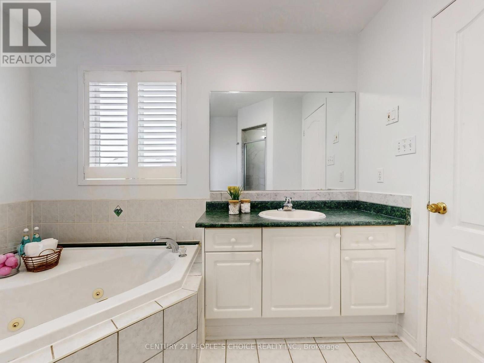 3253 Bruzan Crescent, Mississauga, Ontario  L5N 8E7 - Photo 27 - W12908716