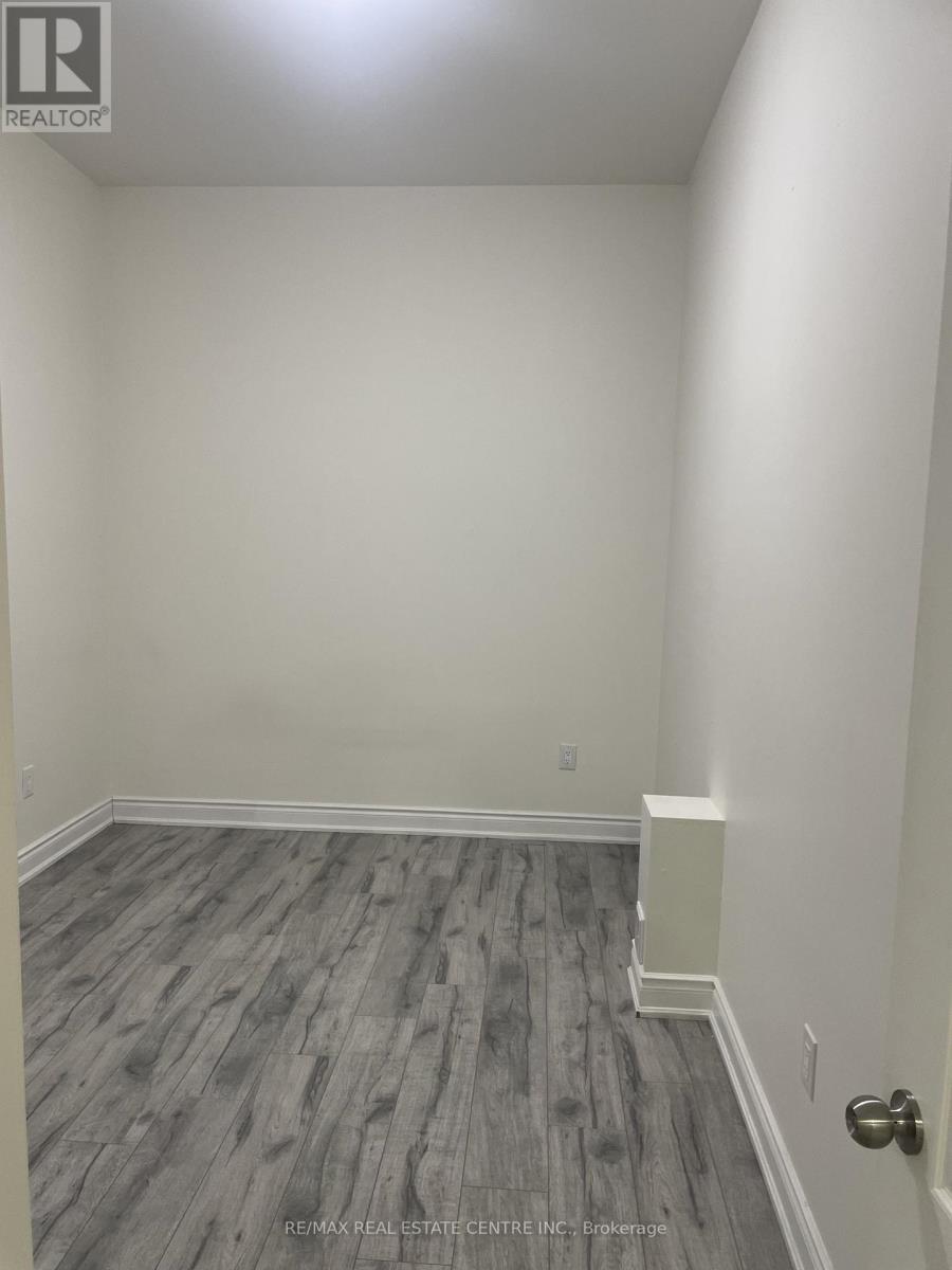 30 Roulette Crescent, Brampton, Ontario  L7A 4R7 - Photo 10 - W12908720