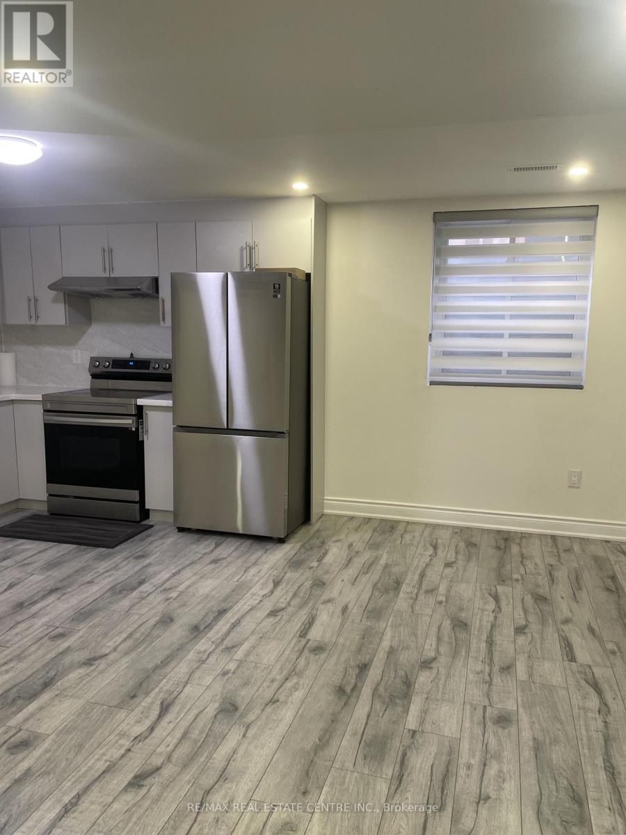 30 Roulette Crescent, Brampton, Ontario  L7A 4R7 - Photo 3 - W12908720