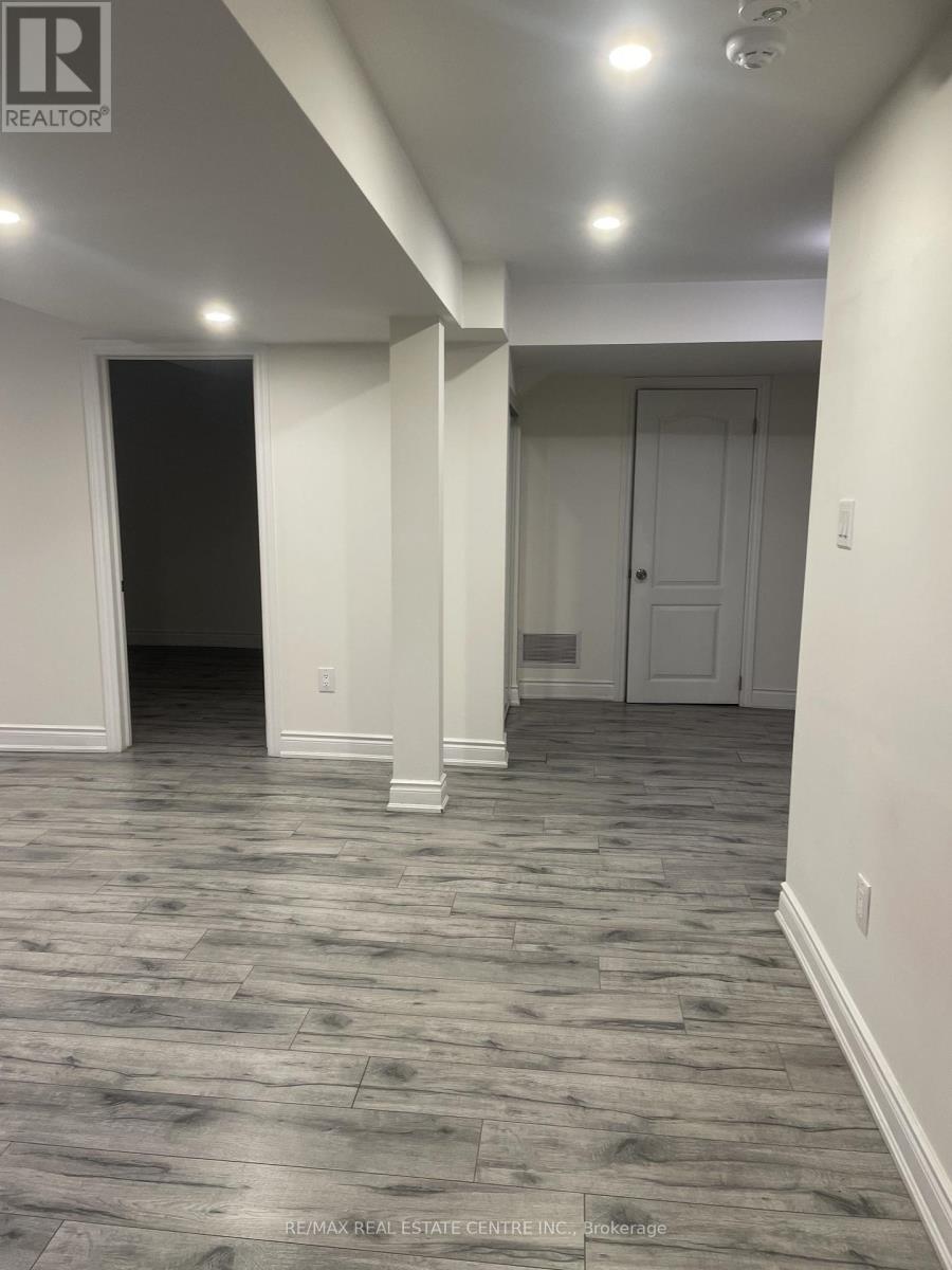 30 Roulette Crescent, Brampton, Ontario  L7A 4R7 - Photo 4 - W12908720