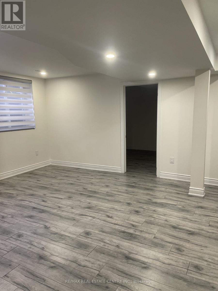 30 Roulette Crescent, Brampton, Ontario  L7A 4R7 - Photo 5 - W12908720