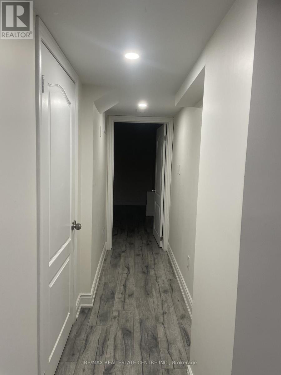 30 Roulette Crescent, Brampton, Ontario  L7A 4R7 - Photo 9 - W12908720