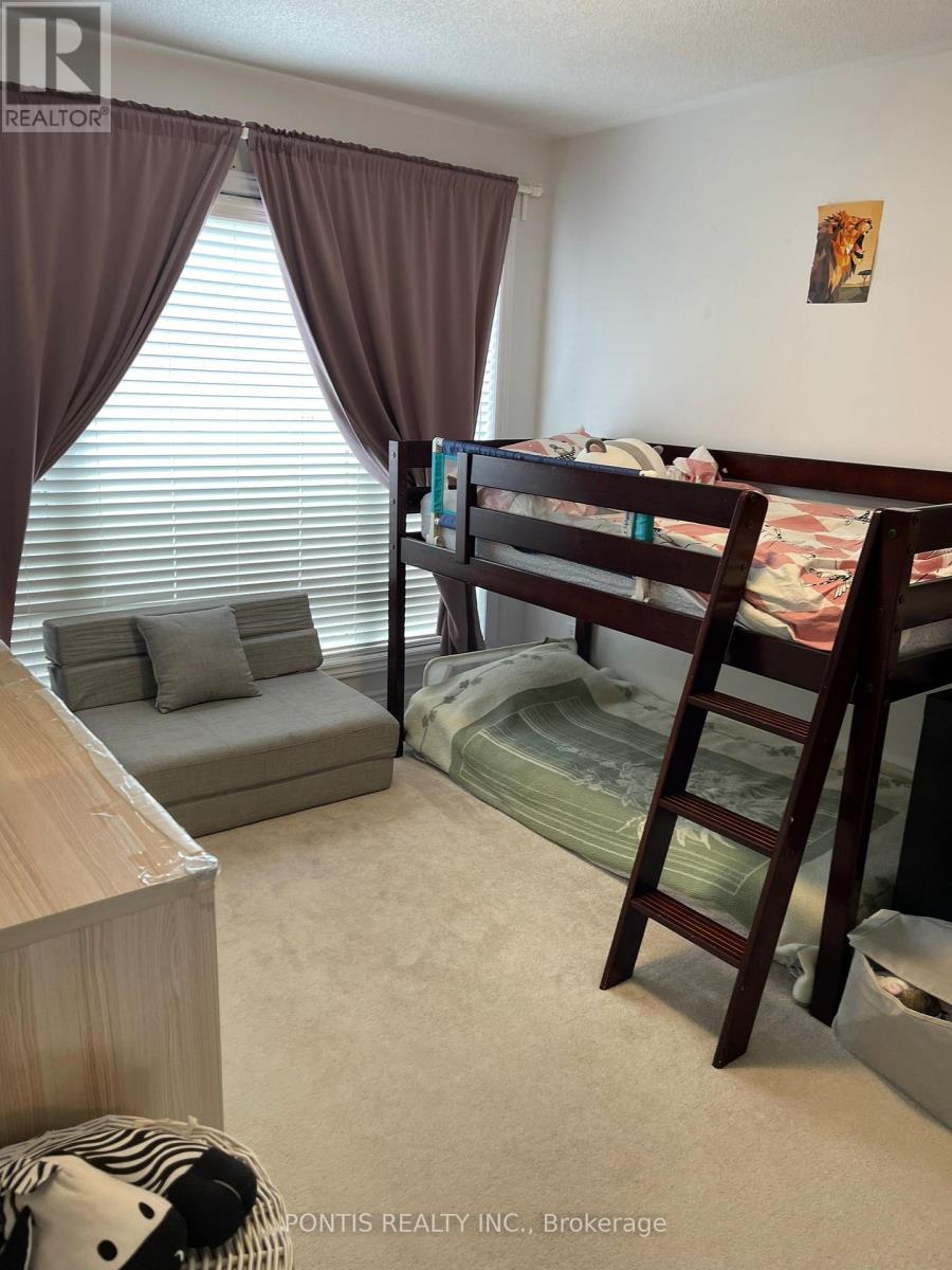 3038 Postridge Drive, Oakville, Ontario  L6L 0R9 - Photo 13 - W12908724