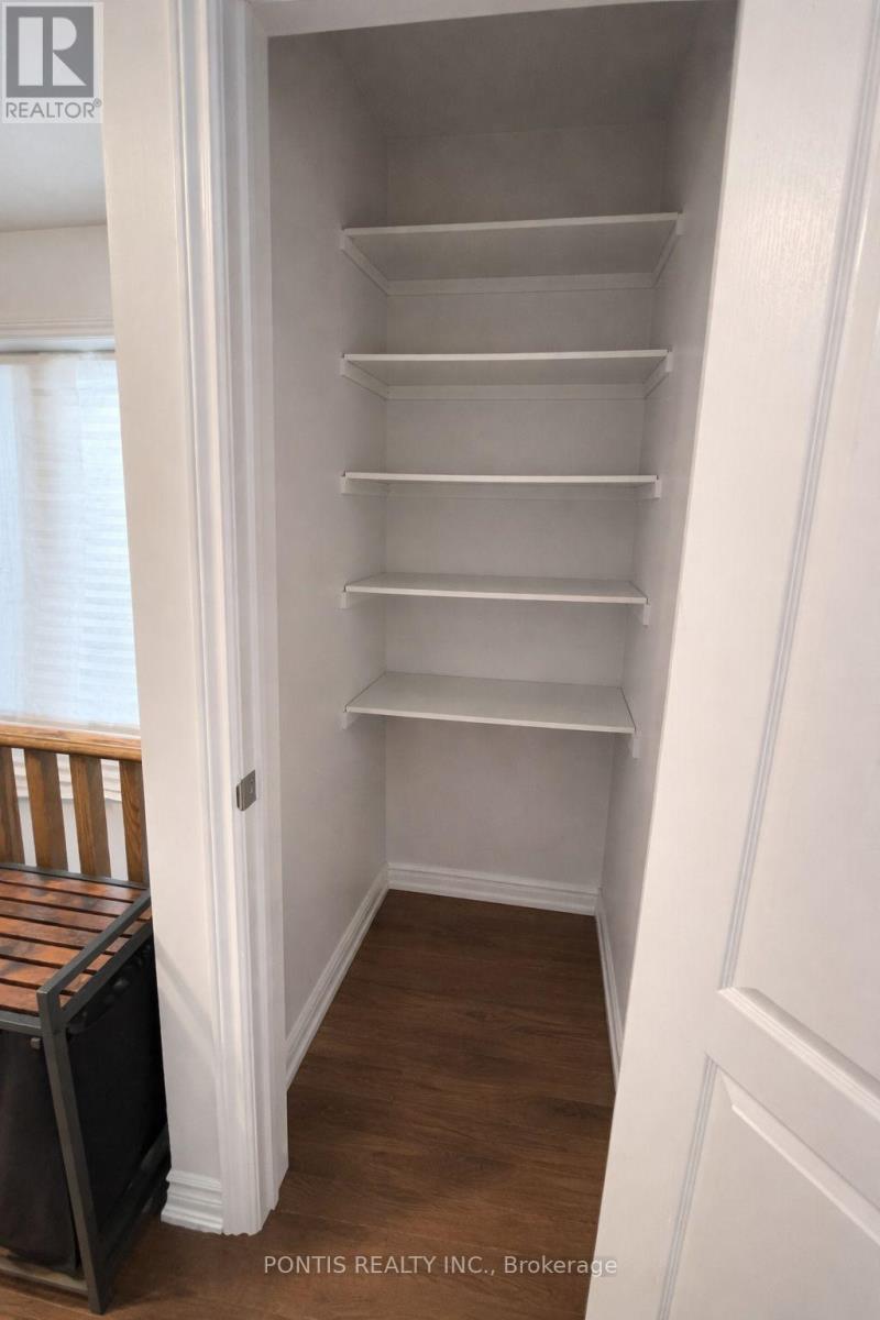 3038 Postridge Drive, Oakville, Ontario  L6L 0R9 - Photo 3 - W12908724