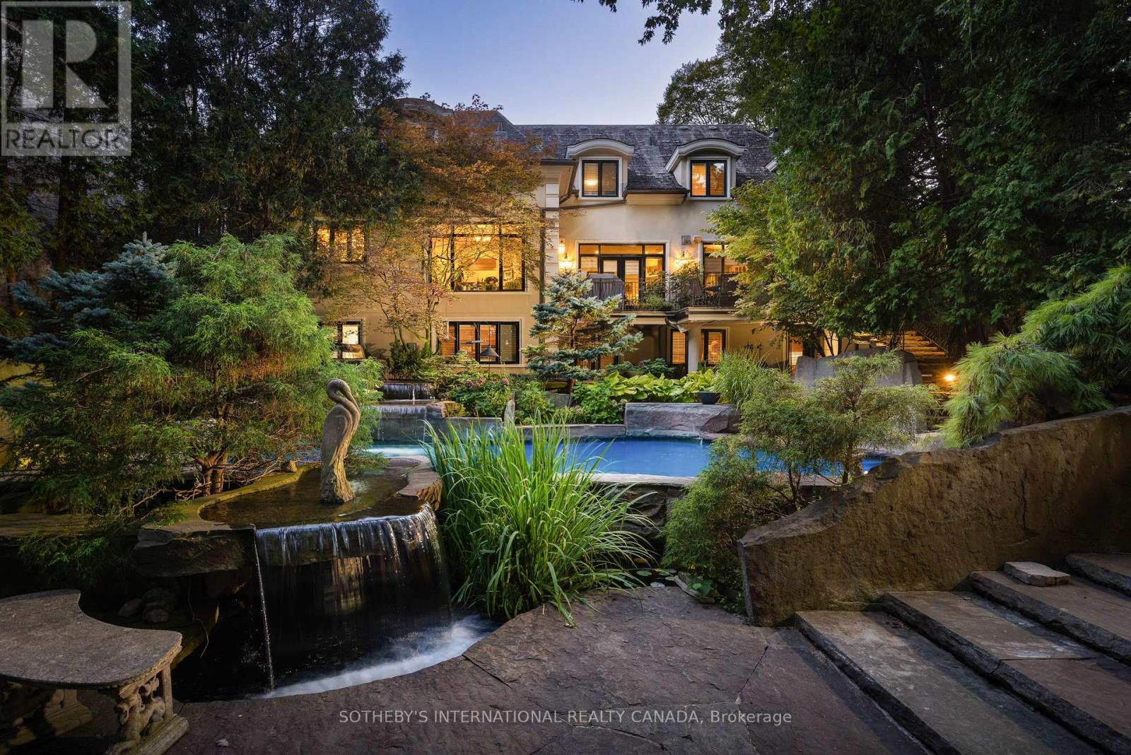 23 EDENBROOK HILL, Toronto, Ontario