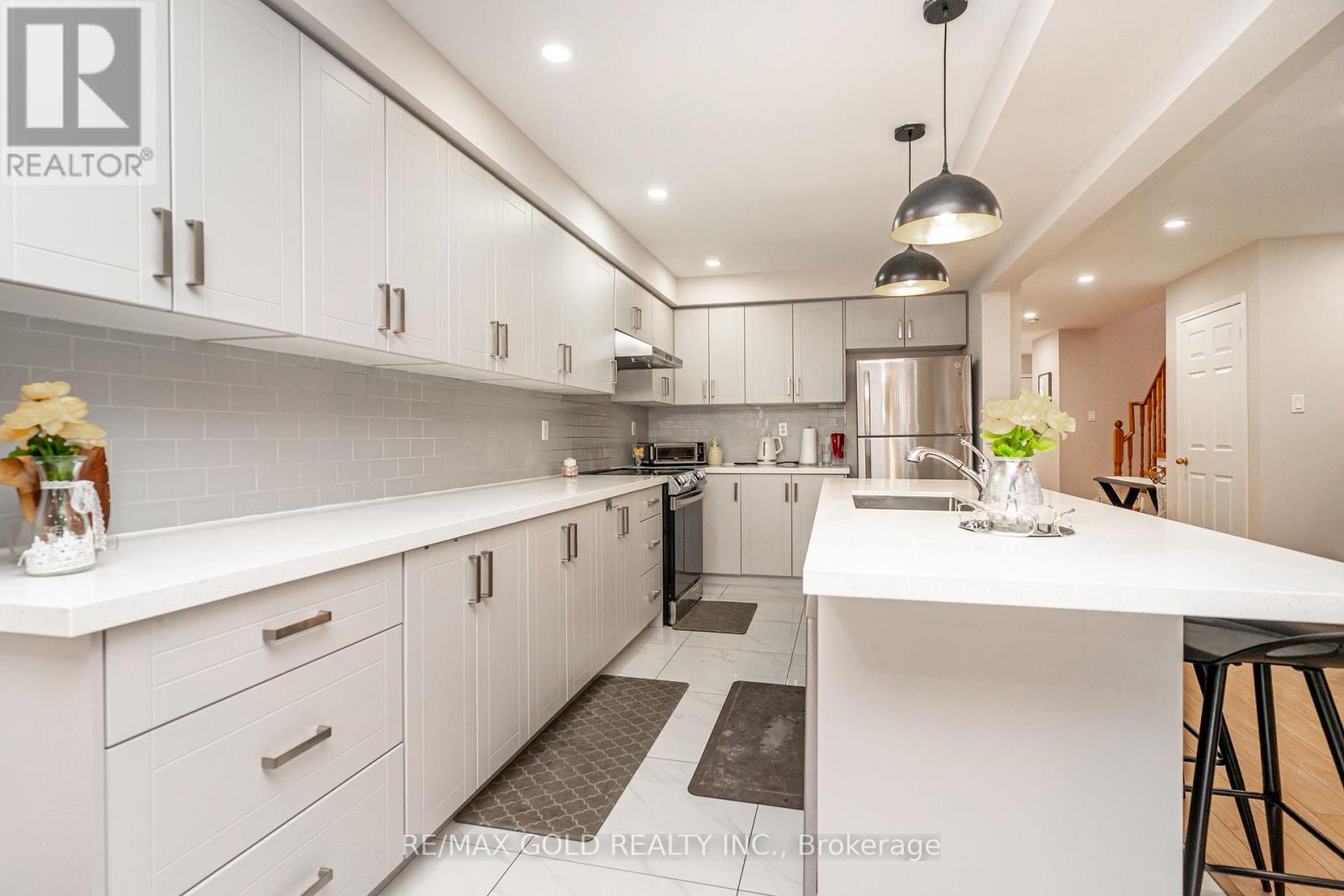 98 Winners Circle, Brampton, Ontario  L7A 1W2 - Photo 10 - W12908800