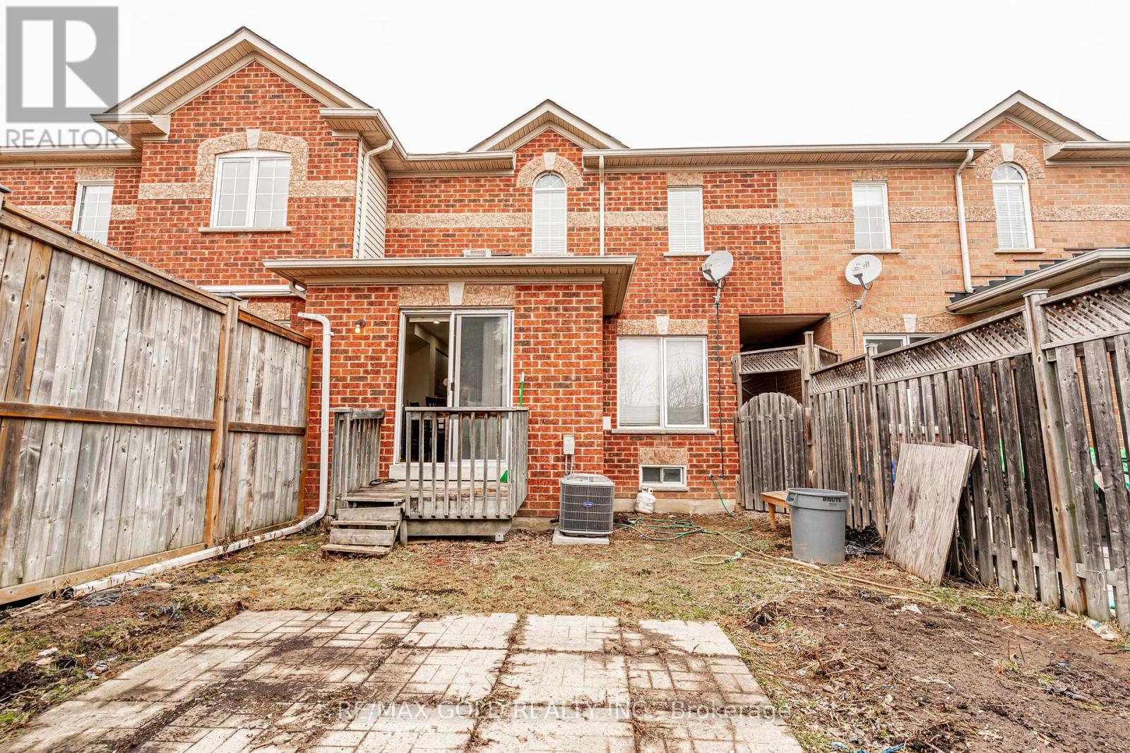 98 Winners Circle, Brampton, Ontario  L7A 1W2 - Photo 35 - W12908800