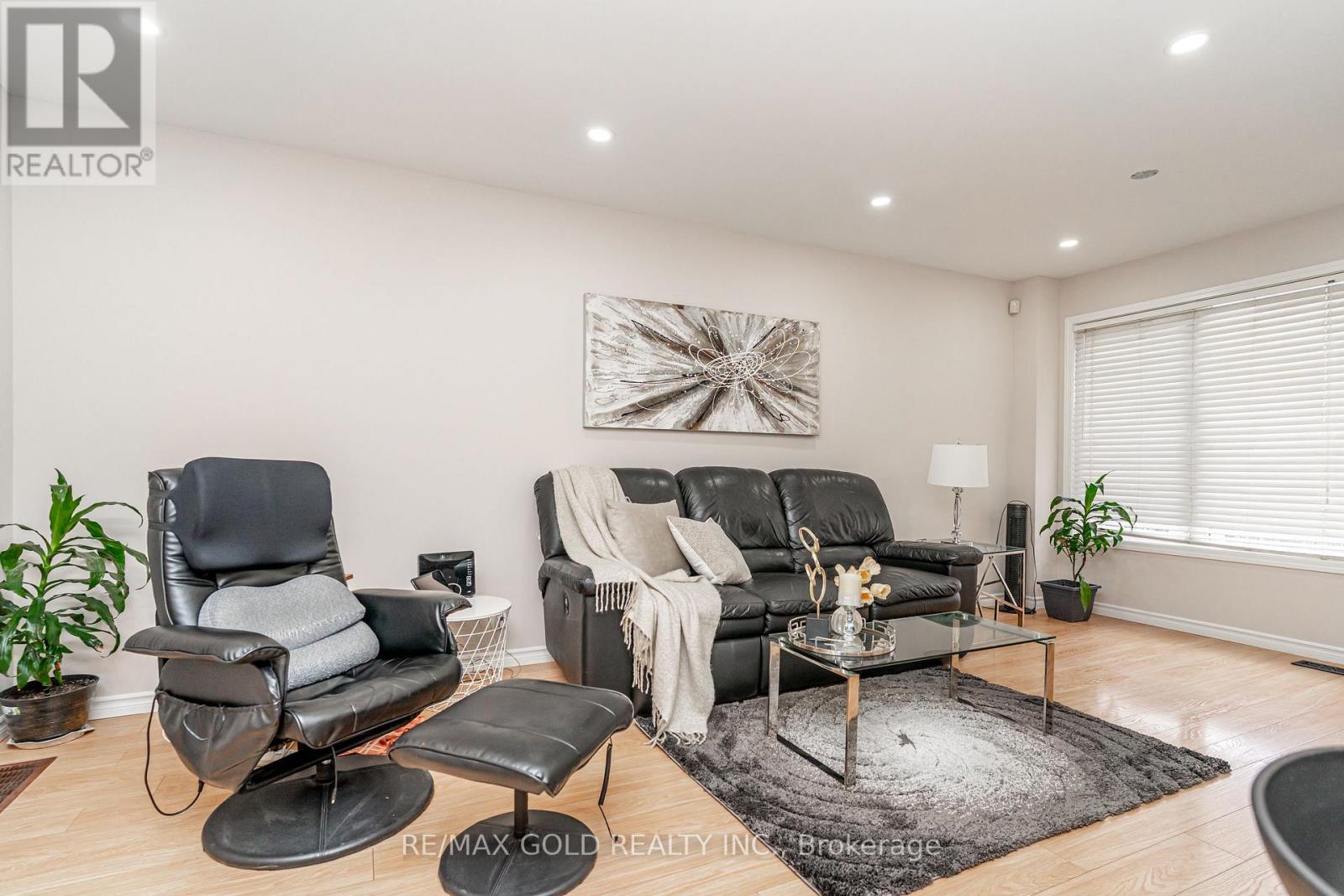 98 Winners Circle, Brampton, Ontario  L7A 1W2 - Photo 7 - W12908800