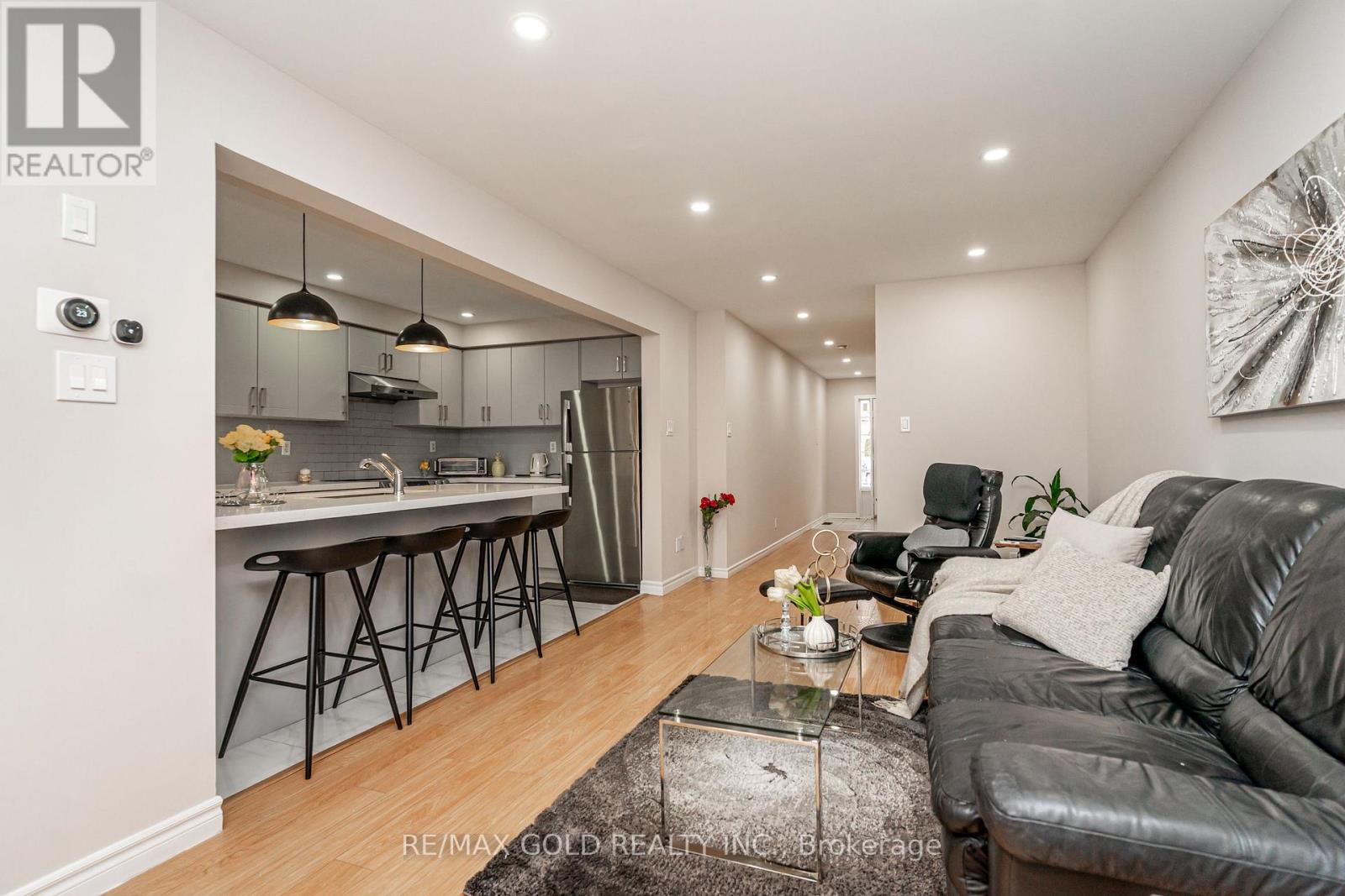 98 Winners Circle, Brampton, Ontario  L7A 1W2 - Photo 9 - W12908800