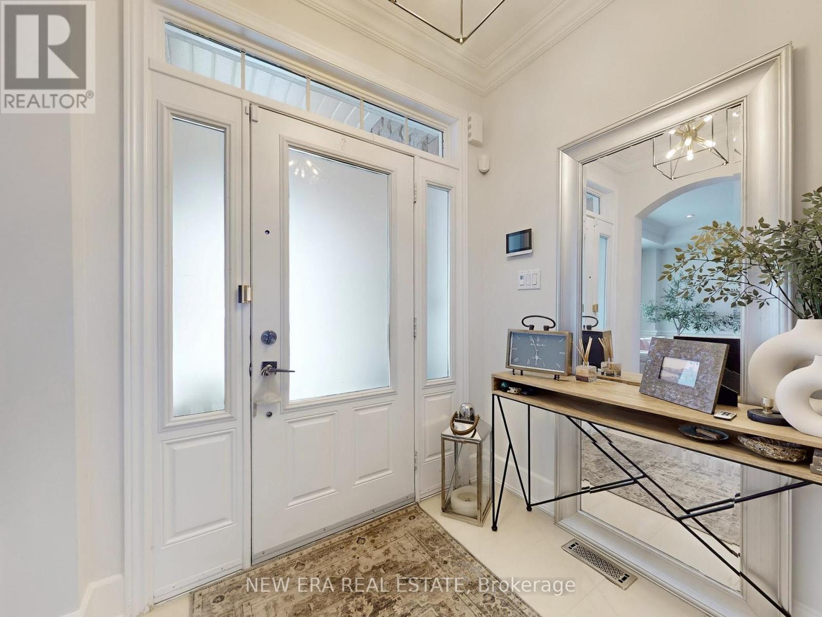 57 Hawkridge Trail, Brampton, Ontario  L6P 2T6 - Photo 2 - W12908844