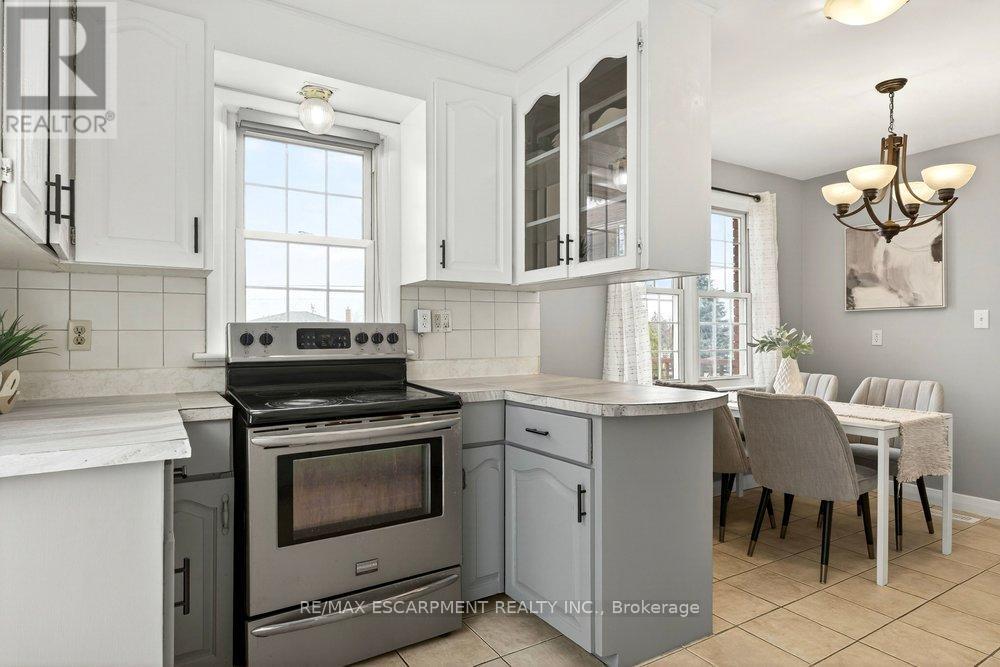 76 Margaret Avenue, Hamilton, Ontario  L8G 3G5 - Photo 10 - X12908590