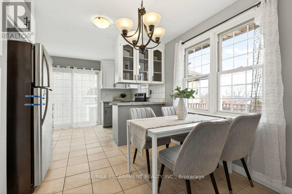 76 Margaret Avenue, Hamilton, Ontario  L8G 3G5 - Photo 7 - X12908590