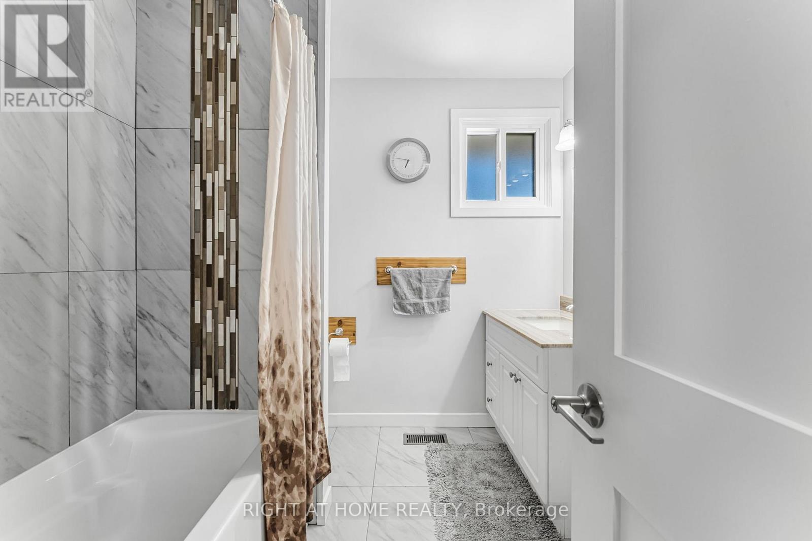 3 Baraniuk Street, St. Catharines (Lakeport), Ontario  L2N 1N4 - Photo 12 - X12908630