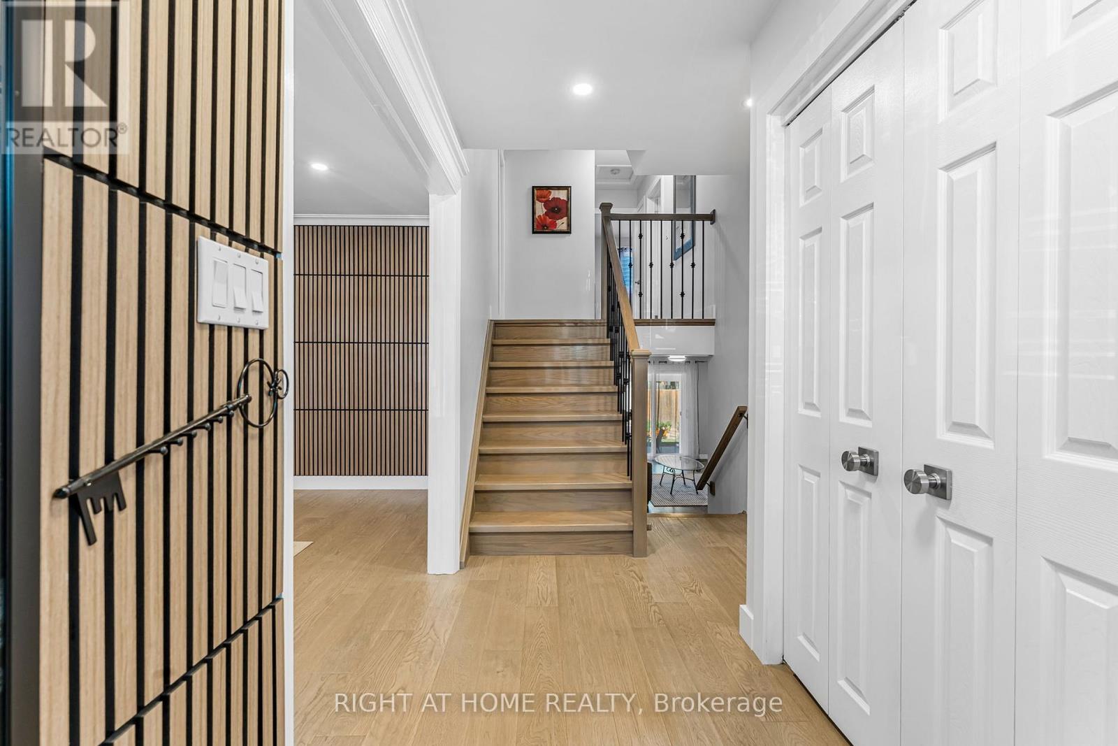 3 Baraniuk Street, St. Catharines (Lakeport), Ontario  L2N 1N4 - Photo 3 - X12908630