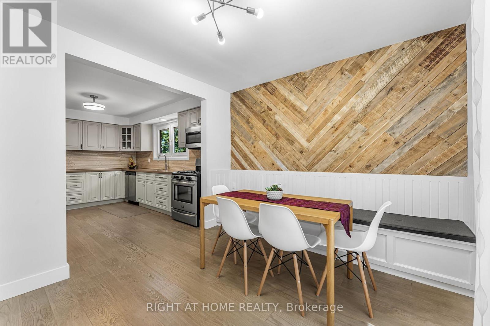 3 Baraniuk Street, St. Catharines (Lakeport), Ontario  L2N 1N4 - Photo 4 - X12908630