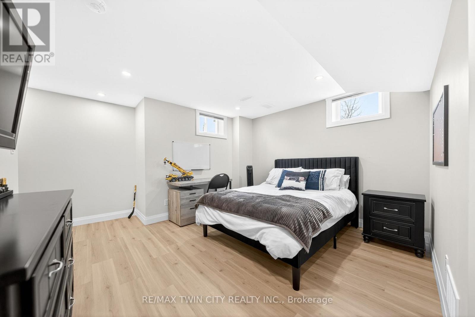 405 Rideau River Street, Waterloo, Ontario  N2V 2Y3 - Photo 39 - X12908740