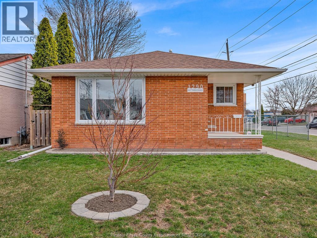 MLS# 26005941: 1290 MATTHEW BRADY BOULEVARD, Windsor, Canada