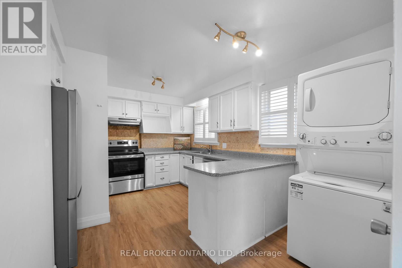 Main - 2518 Harman Court, Mississauga, Ontario  L5J 1T8 - Photo 2 - W12903626