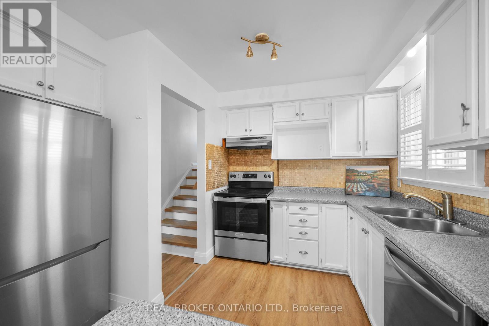 Main - 2518 Harman Court, Mississauga, Ontario  L5J 1T8 - Photo 4 - W12903626