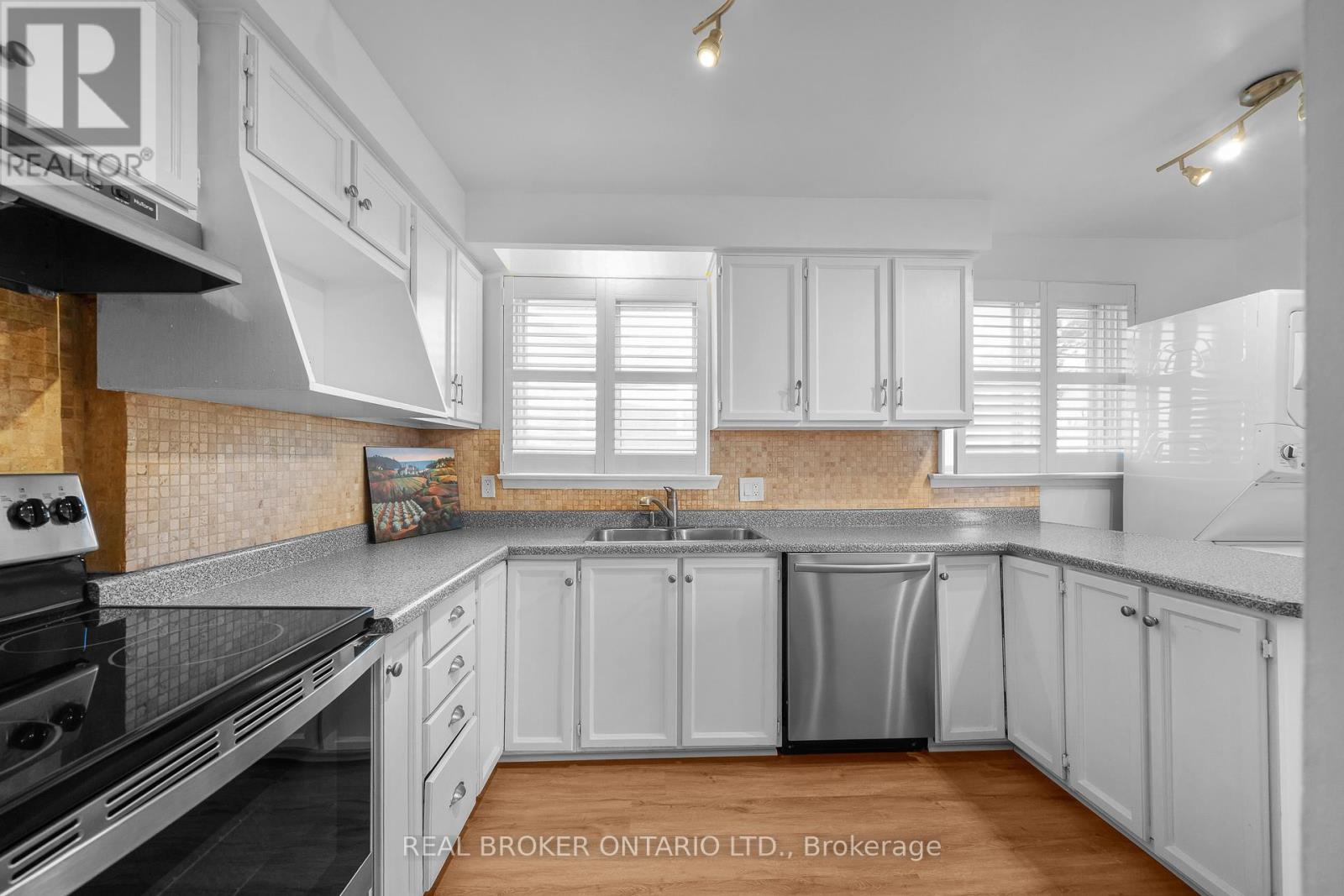 Main - 2518 Harman Court, Mississauga, Ontario  L5J 1T8 - Photo 6 - W12903626