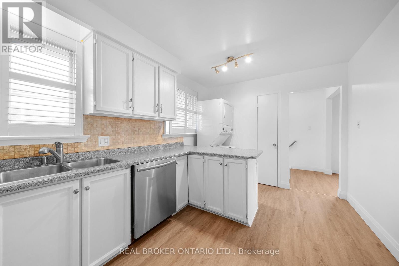 Main - 2518 Harman Court, Mississauga, Ontario  L5J 1T8 - Photo 7 - W12903626