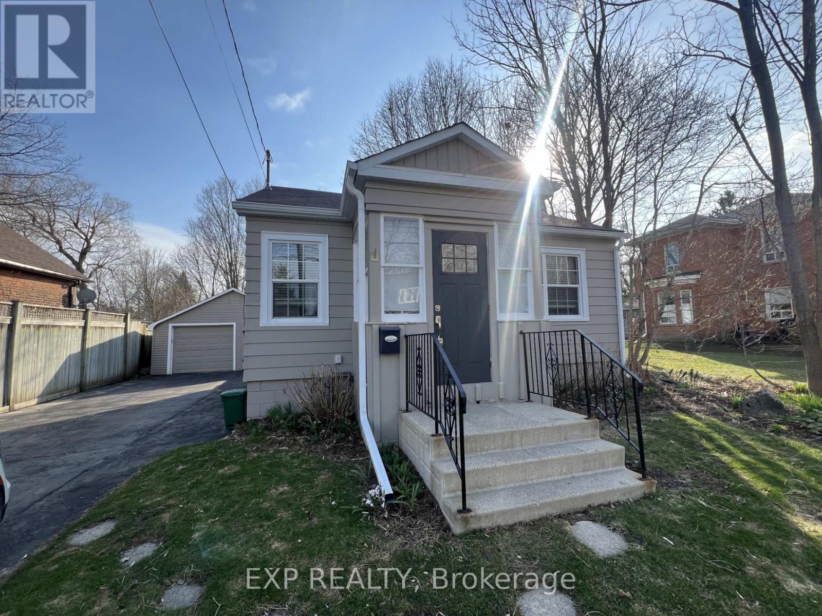 UPPER - 74 MILL STREET, Orangeville, Ontario