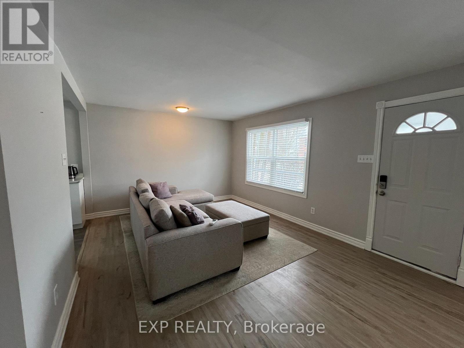 Upper - 74 Mill Street, Orangeville, Ontario  L9W 2M7 - Photo 4 - W12908112