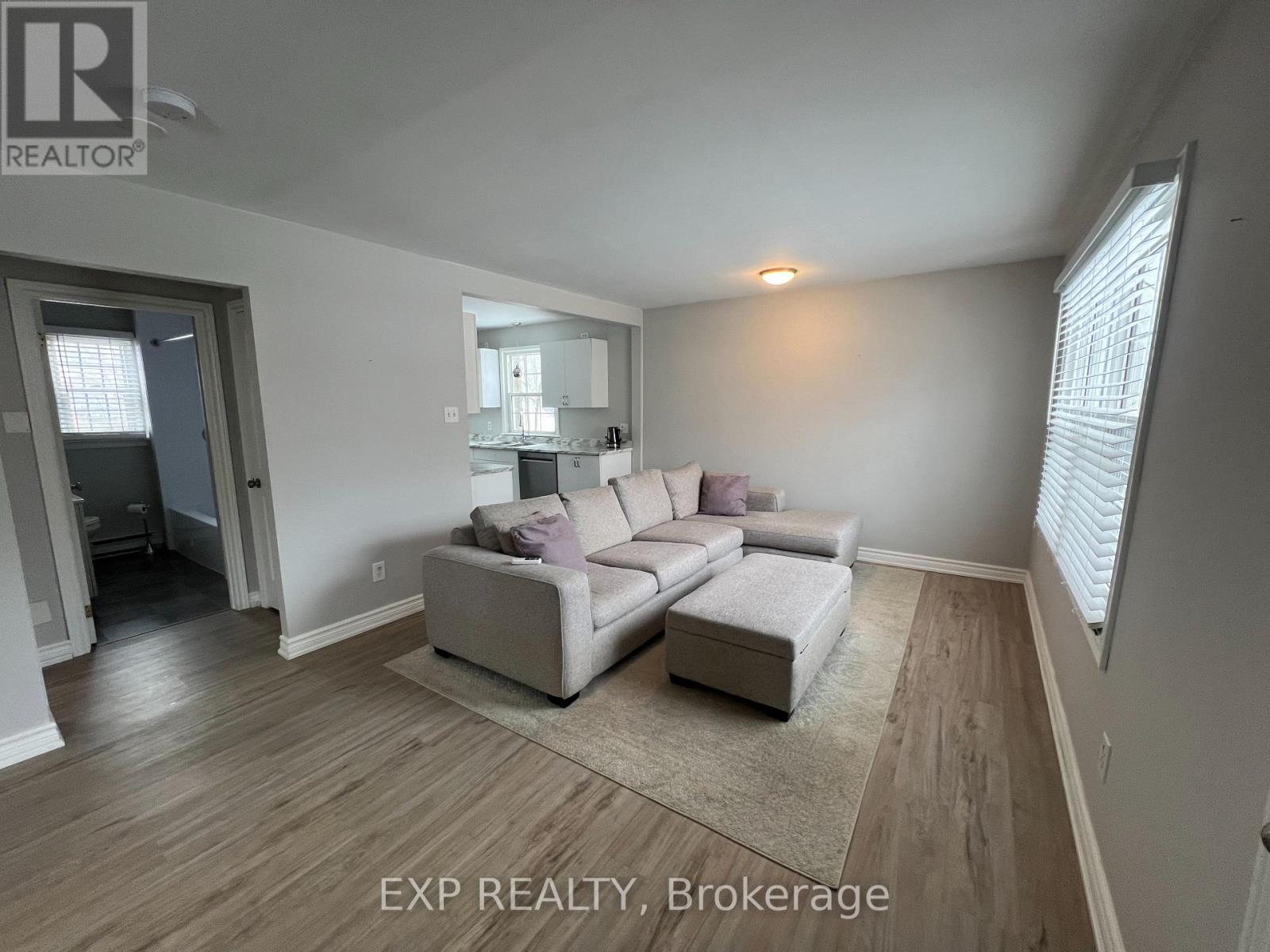 Upper - 74 Mill Street, Orangeville, Ontario  L9W 2M7 - Photo 6 - W12908112