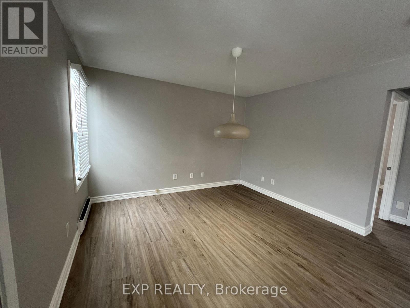 Upper - 74 Mill Street, Orangeville, Ontario  L9W 2M7 - Photo 8 - W12908112