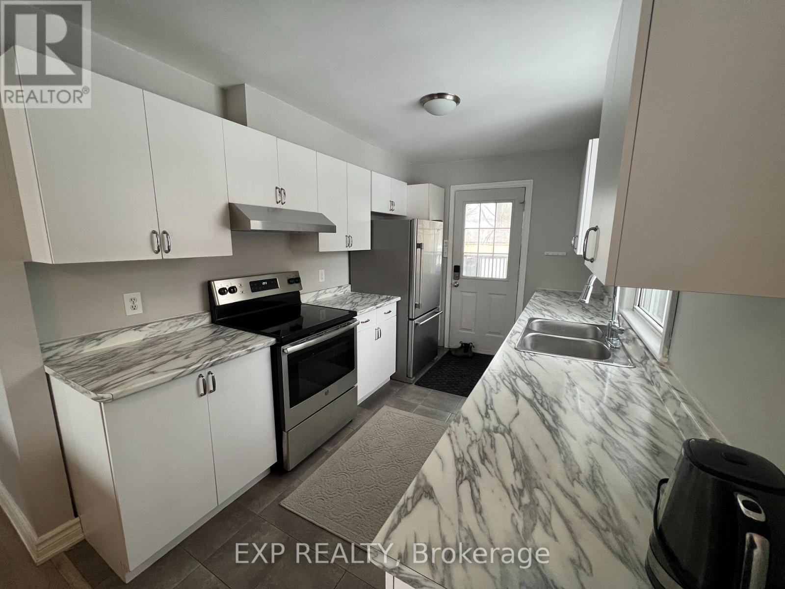 Upper - 74 Mill Street, Orangeville, Ontario  L9W 2M7 - Photo 11 - W12908112