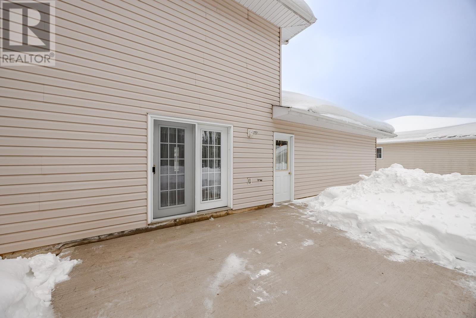 23 Queensgate Blvd, Sault Ste. Marie, Ontario  P6A 6Y6 - Photo 36 - SM260328