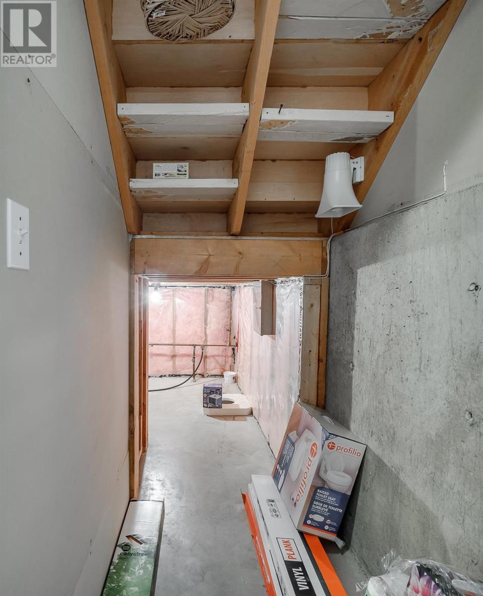 23 Queensgate Blvd, Sault Ste. Marie, Ontario  P6A 6Y6 - Photo 34 - SM260328