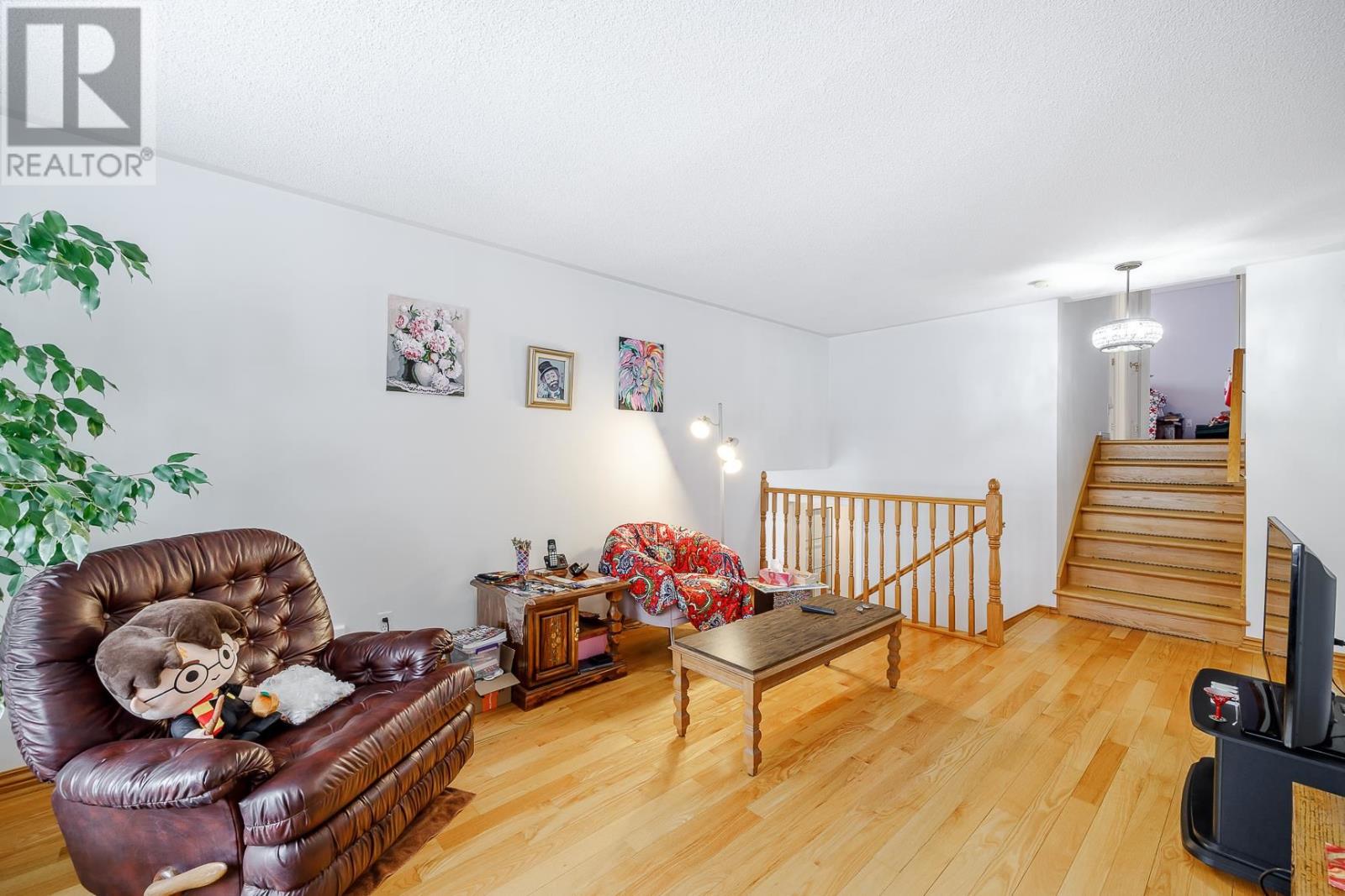 23 Queensgate Blvd, Sault Ste. Marie, Ontario  P6A 6Y6 - Photo 8 - SM260328