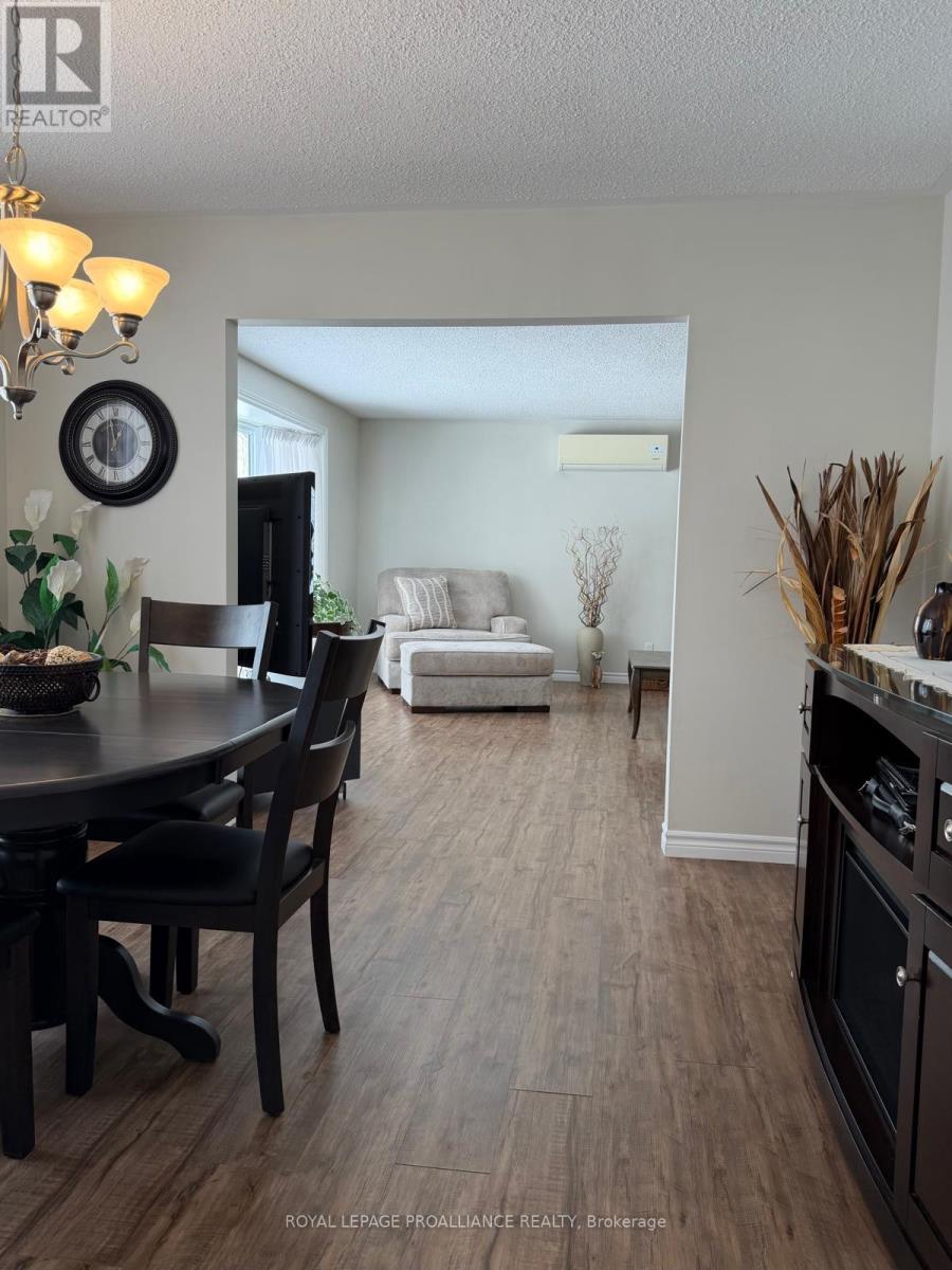 371 Maple Avenue, Deseronto, Ontario  K0K 1X0 - Photo 14 - X12899988