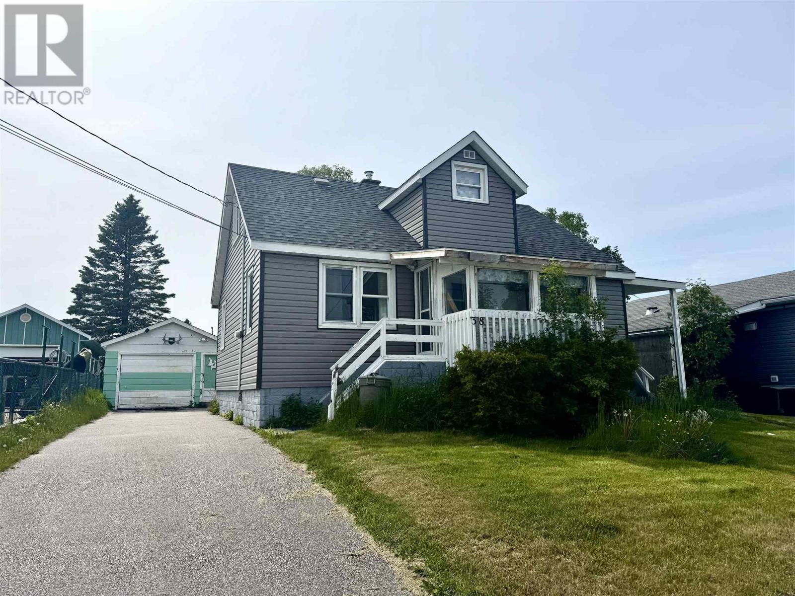 38 Third Ave, Wawa, Ontario  P0S 1K0 - Photo 1 - SM260509