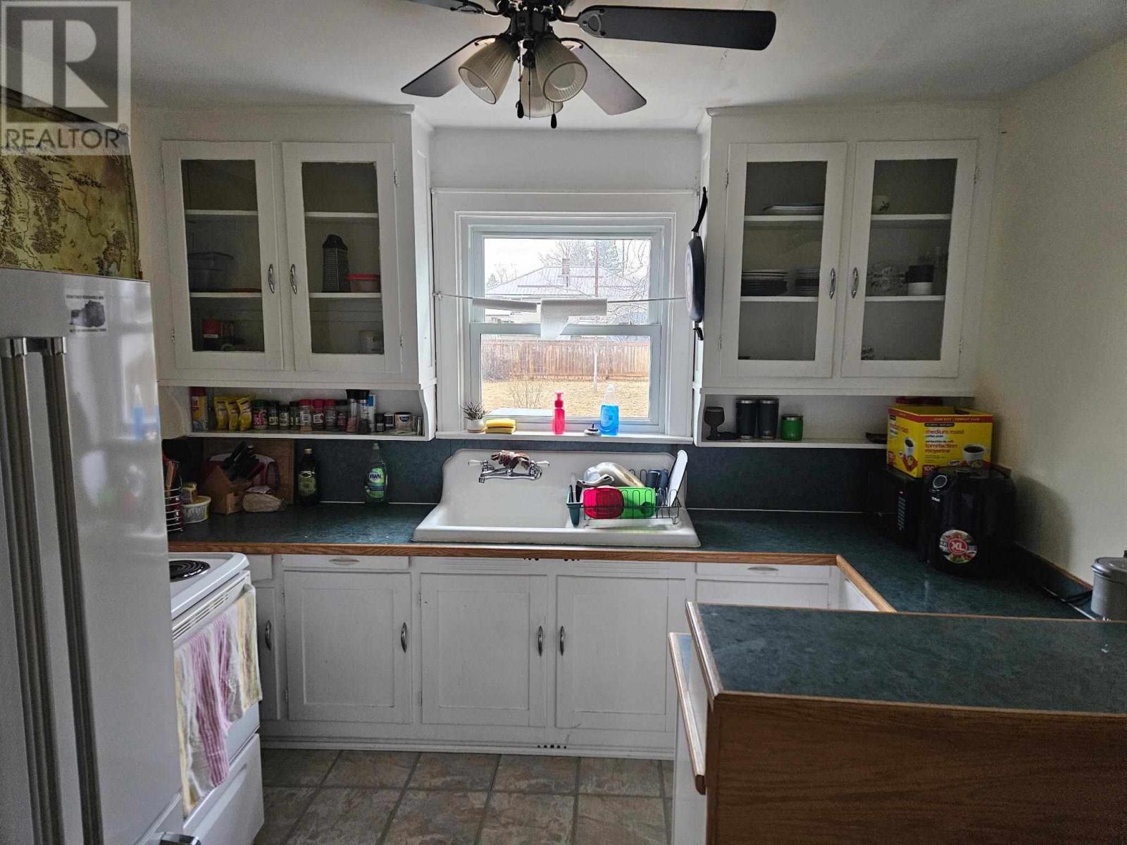 38 Third Ave, Wawa, Ontario  P0S 1K0 - Photo 4 - SM260509