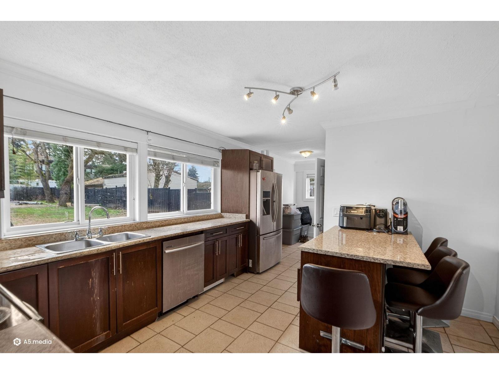 14032 Grosvenor Road, Surrey, British Columbia  V3R 5G5 - Photo 14 - R3101006