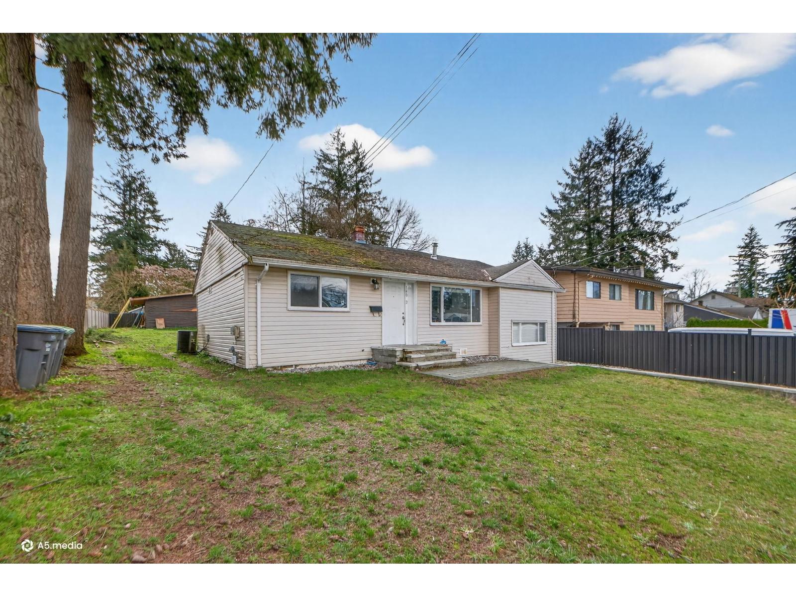 14032 Grosvenor Road, Surrey, British Columbia  V3R 5G5 - Photo 3 - R3101006