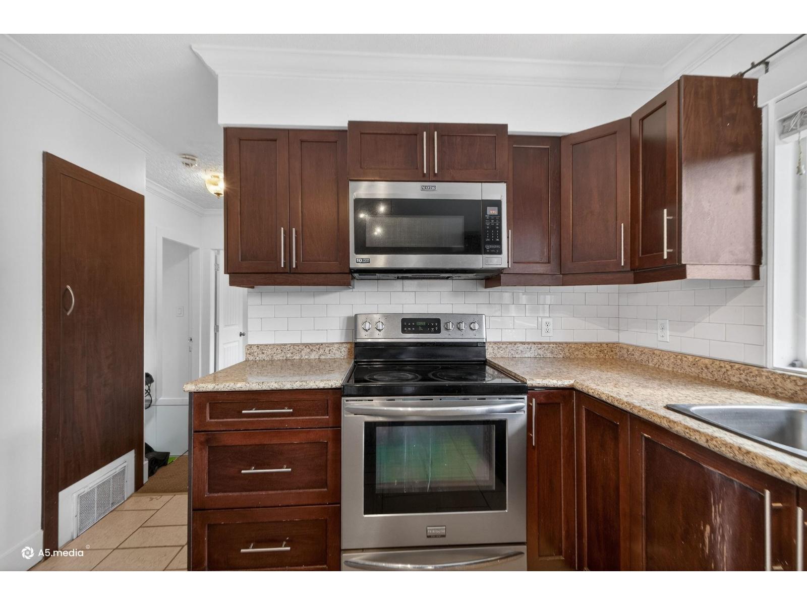 14032 Grosvenor Road, Surrey, British Columbia  V3R 5G5 - Photo 17 - R3101006