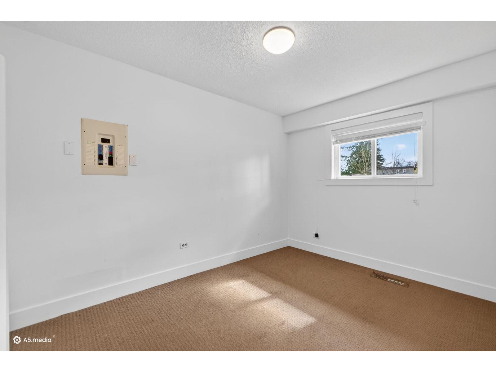 14032 Grosvenor Road, Surrey, British Columbia  V3R 5G5 - Photo 21 - R3101006