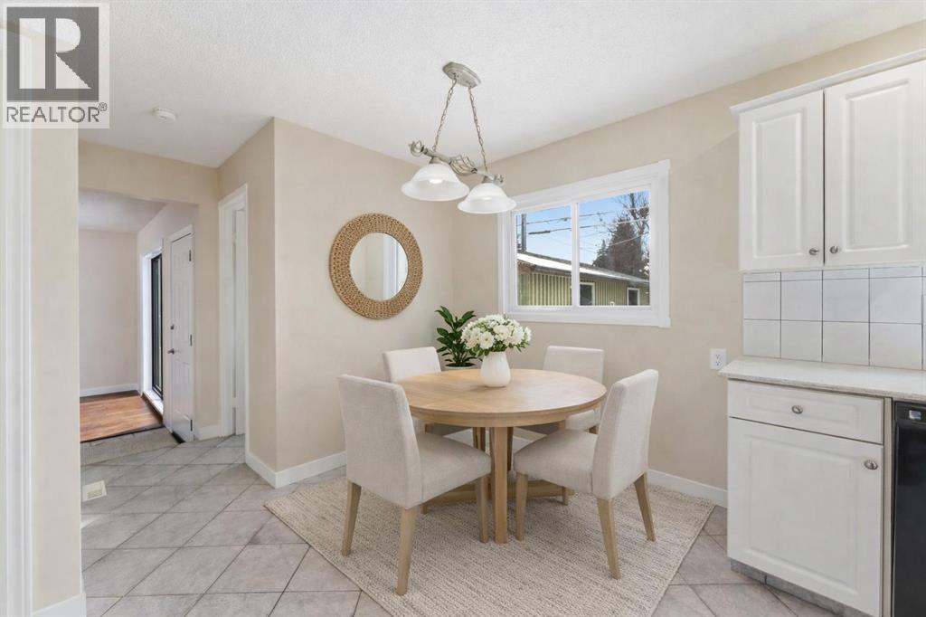 10603 Maplecreek Drive SE, Calgary, Alberta  T2J 1V2 - Photo 3 - A2292947