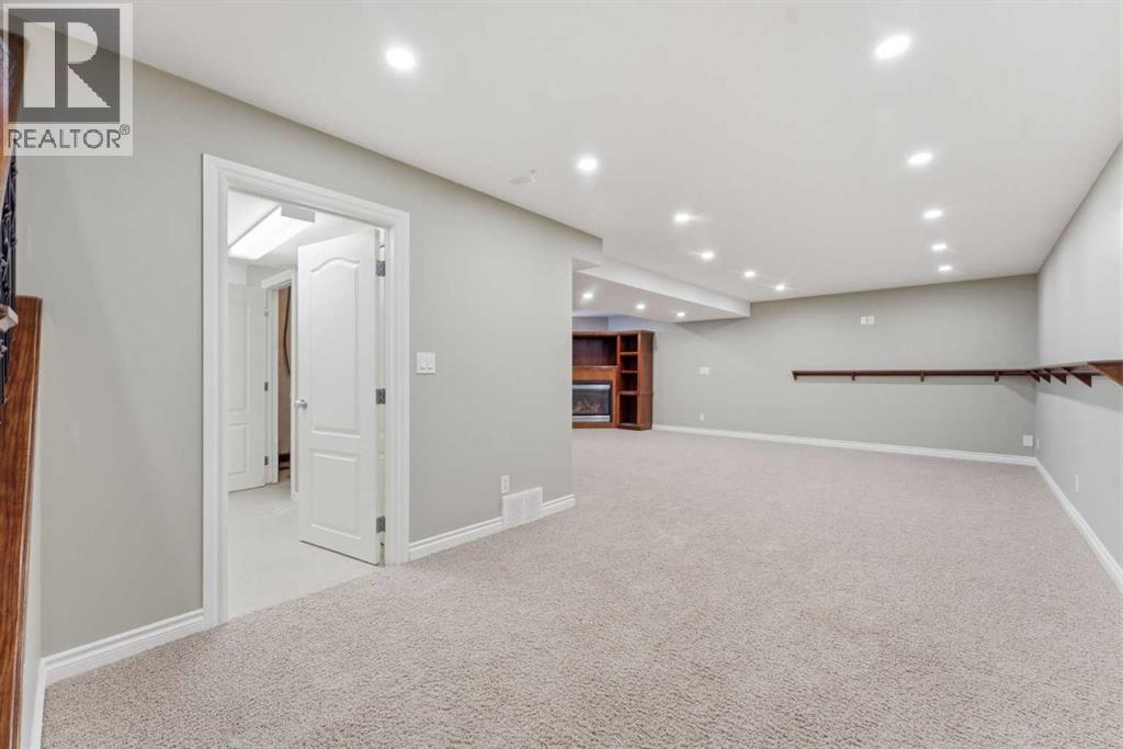 10603 Maplecreek Drive SE, Calgary, Alberta  T2J 1V2 - Photo 32 - A2292947