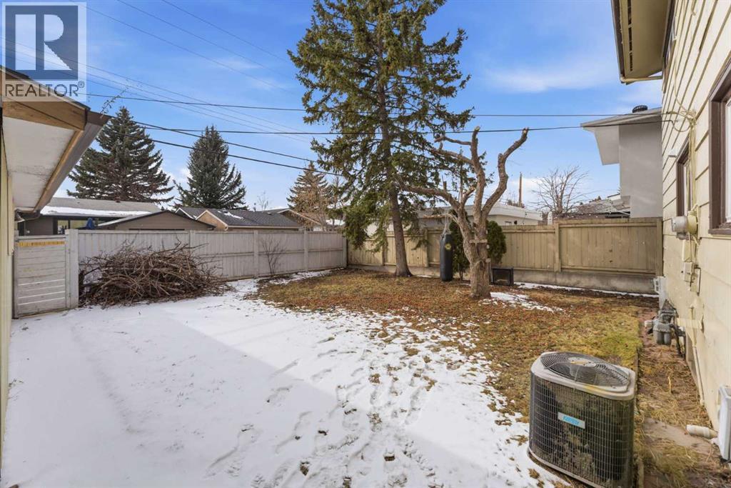 10603 Maplecreek Drive SE, Calgary, Alberta  T2J 1V2 - Photo 36 - A2292947